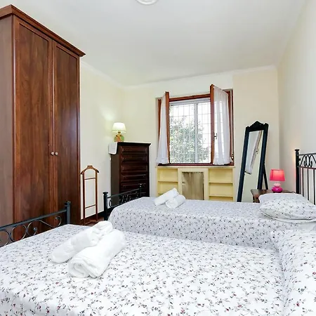 Apartment Via Eugenio Gra 30 Rom